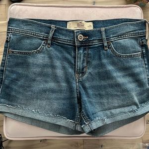 HOLLISTER mid rise distressed denim short shorts medium wash size 7 w 28
